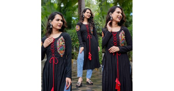 Dandiya raas special gamthi work black color kurti